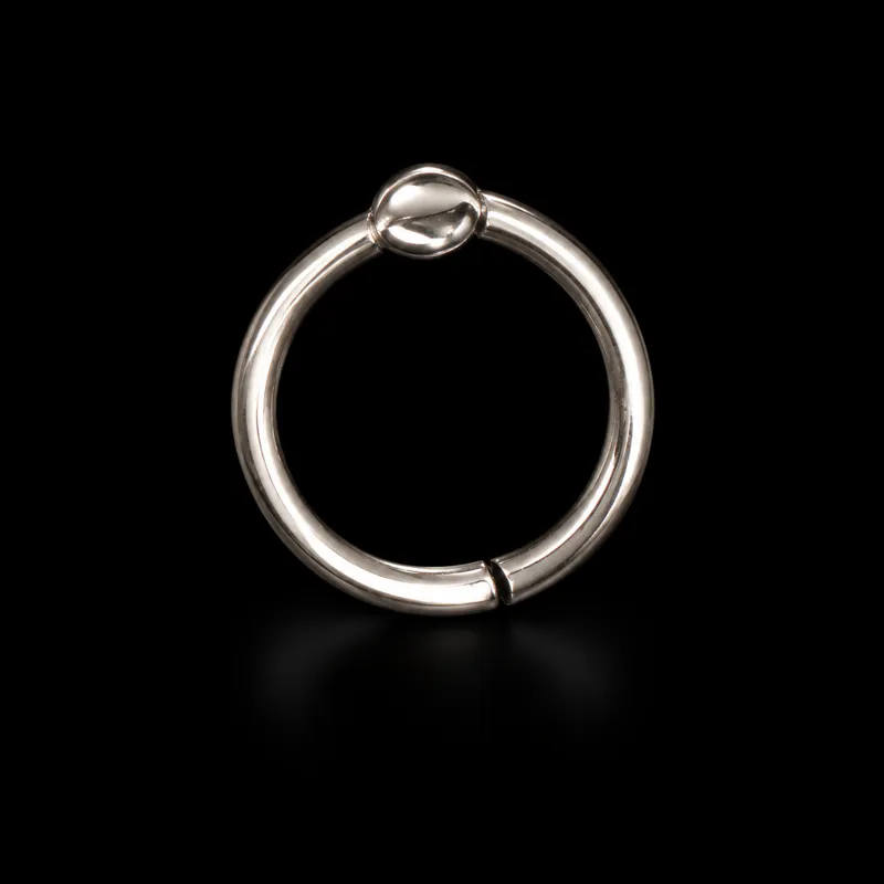 Anneau argenté lisse